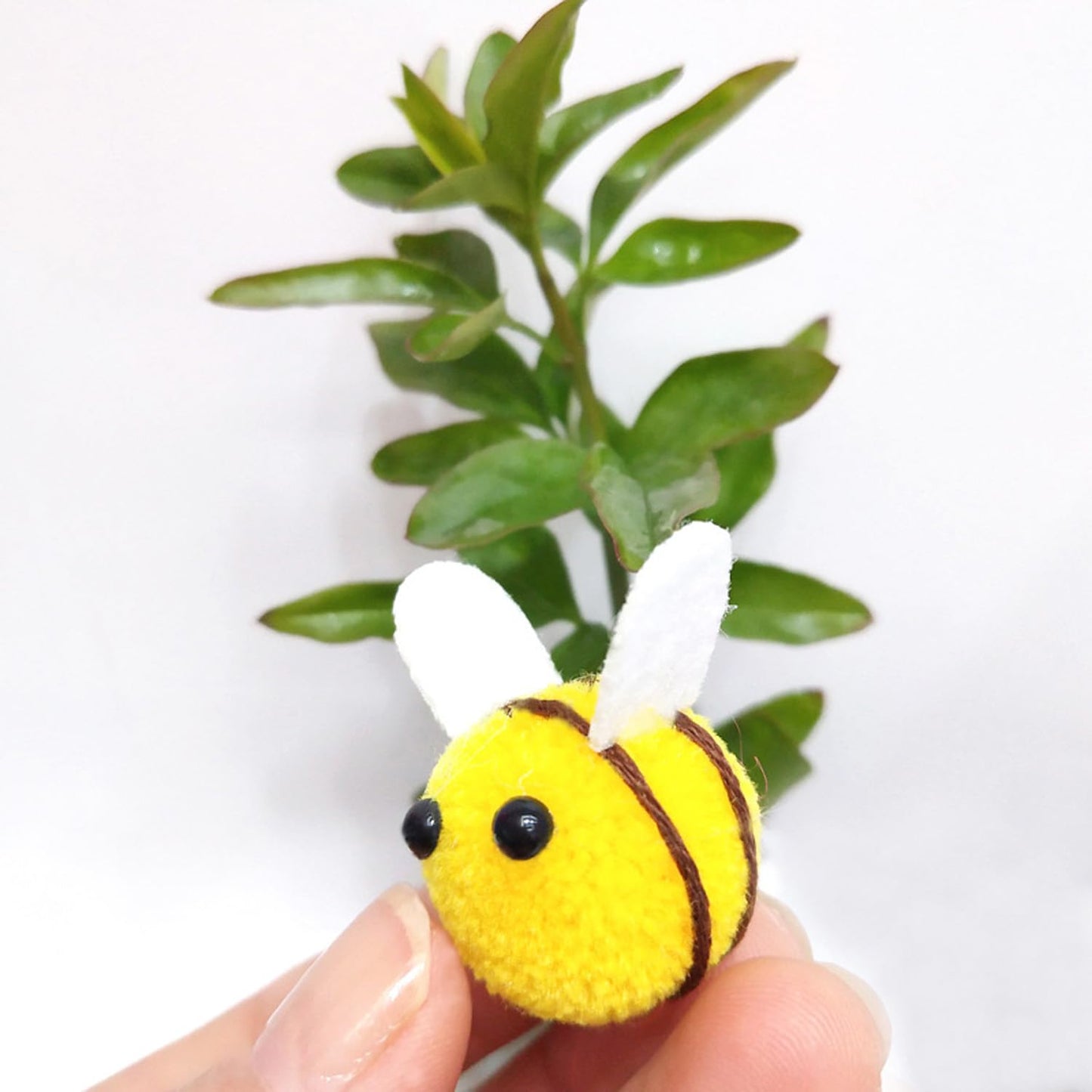 ArrErr 8 Pack Wool Felt Bees with Bee Tentacle Antenna 1 Inch Plush Bee Decor for Bees Tentacle Headbands Gender Reveal Party Baby Shower Themed Event