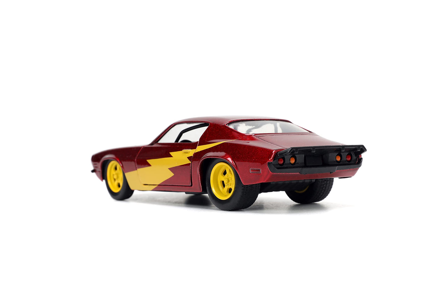 Jada Toys DC Comics 1:32 1973 Chevy Camaro Die-cast Car with The Flash Die-cast Figure, Toys for Kids and Adults, Red