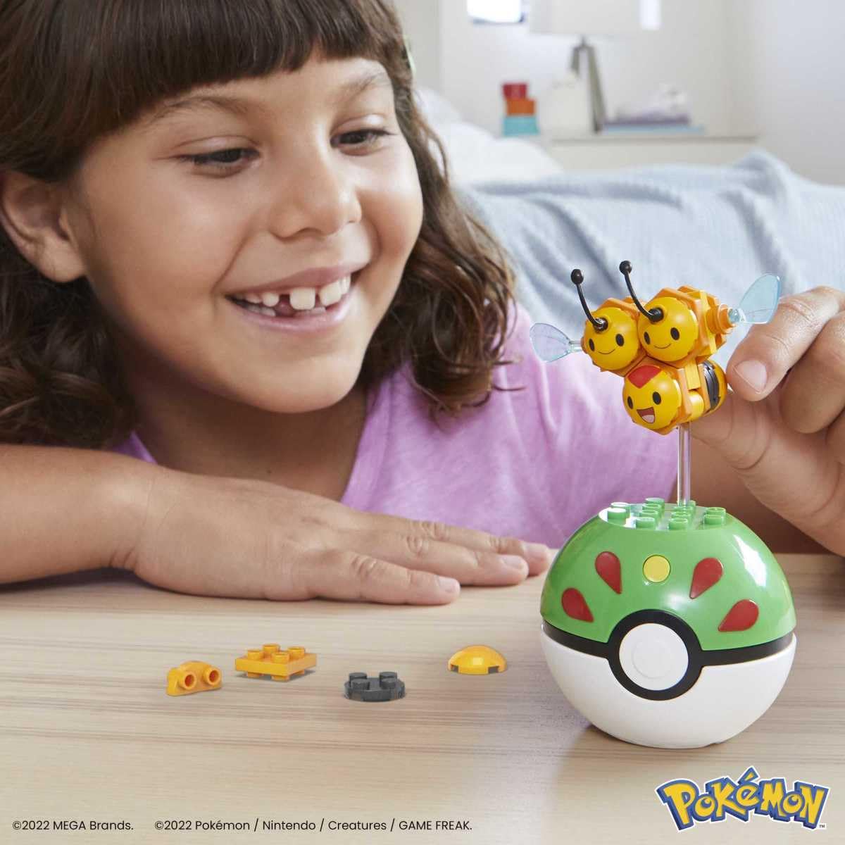 Mega Construx Pokemon Series 17 Combee Figure Building Set with Friend Poke Ball
