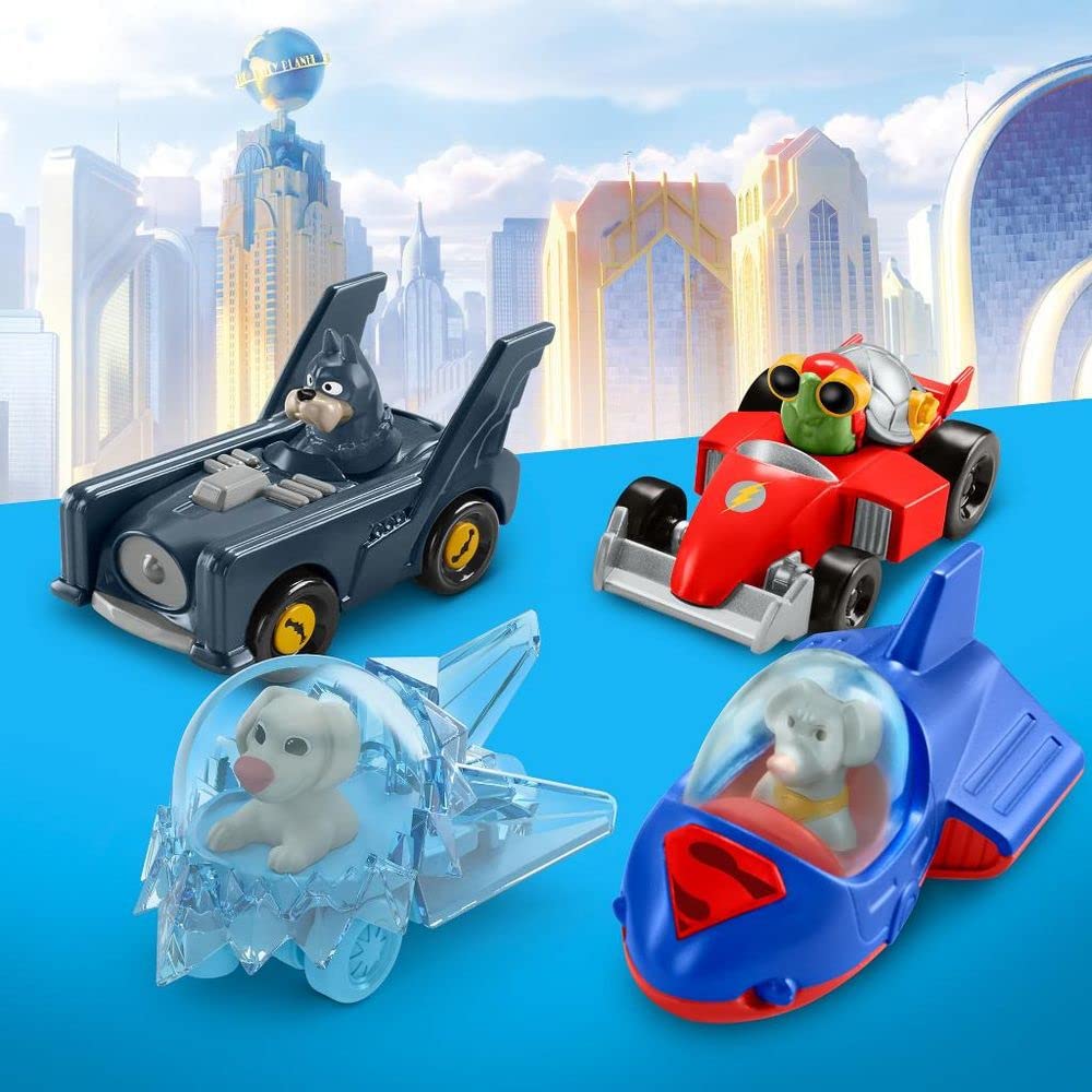 Fisher-Price DC League of Super-Pets Daily Planet Rescue die-cast Vehicle Racetrack playset with Vehicle Launcher and 2 ramps for Kids Ages 3 and up