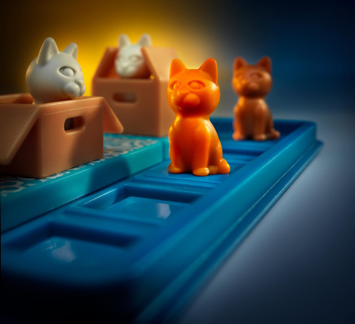 SmartGames Cats & Boxes - The Feline Fun Travel Puzzle Game, Ages 7+