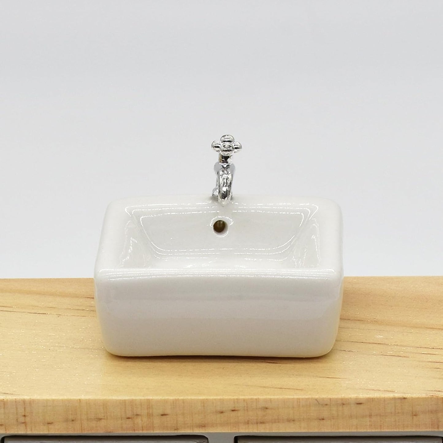 White Dollhouse Wash Basin Wide Application Exquisite 1:12 Scale Doll House Furniture Sink for Entertainment Square, Furniture, Decorations