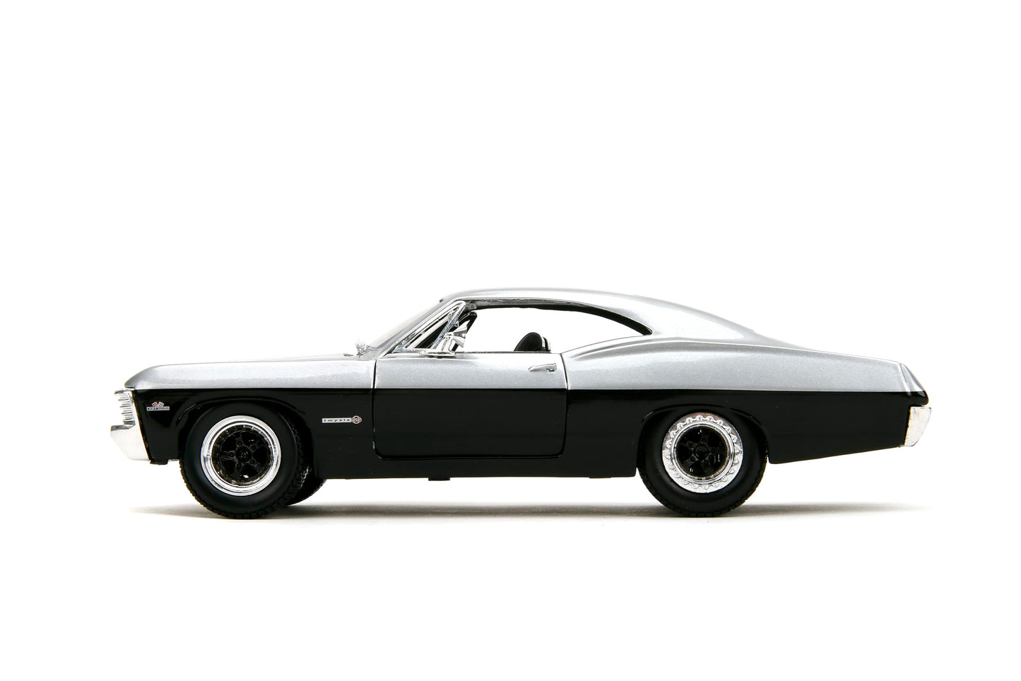 Jada Toys Bigtime Muscle 1:24 1967 Chevrolet Impala SS - Opening Doors, Hood, Trunk, Rubber Tires(Candy Silver/Black)