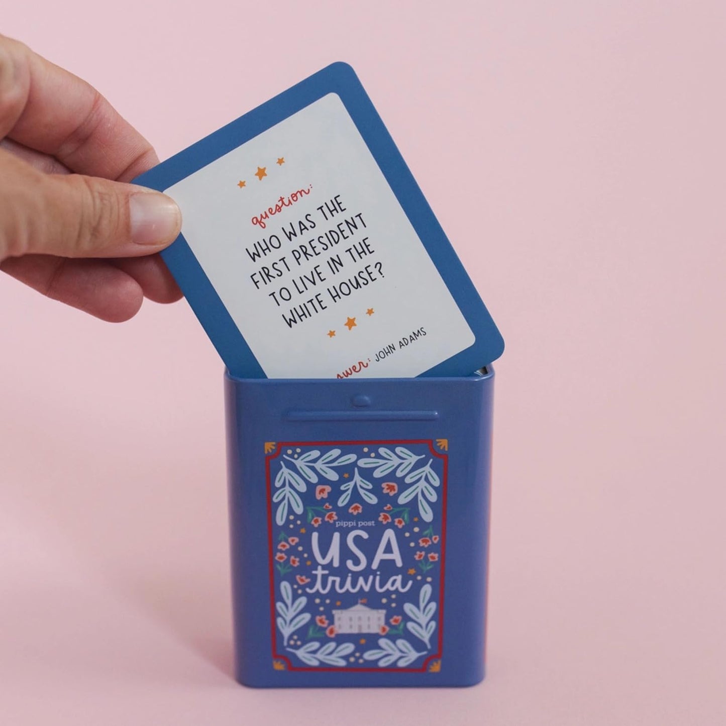 Pippi Post USA Trivia Card Game with Storage Tin - 50 American History, Culture & Landmark Quiz Cards - Travel-Friendly Trivia Deck for Road Trips