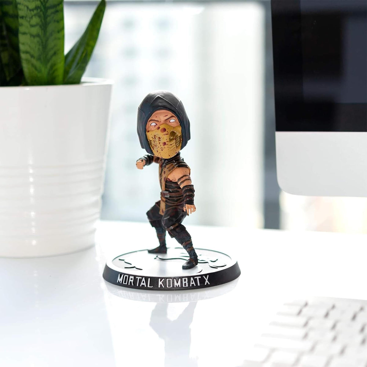 Mezco Toyz Mortal Kombat X Bloody Exclusive Scorpion 6 Inch Bobble Head Figure