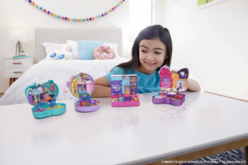Polly Pocket Compact Playset, Race & Rock Arcade with 2 Micro Dolls & Accessories, Travel Toys with Surprise Reveals