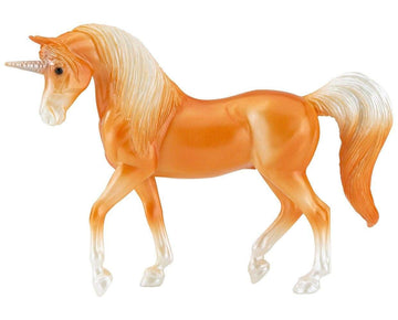 Breyer Horses Stablemate Mystery Unicorn Surprise: Chasing Rainbows Blind Bag #6056