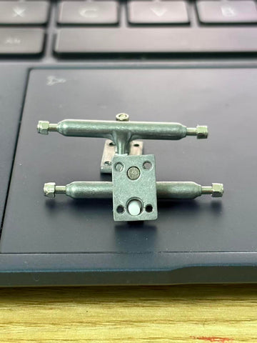 LEEFAI Pro Fingerboard Trucks G5, Raw Metal Color, Regular Kingpin, 2 Trucks with Hardware (32mm)