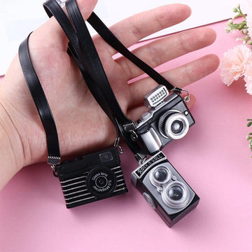 Black Mini Camera for Dolls, Dollhouse Miniature Digital SLR Camera, Vintage Style, Plastic, 1:12 Scale, Retro Theme, Dollhouse Accessory