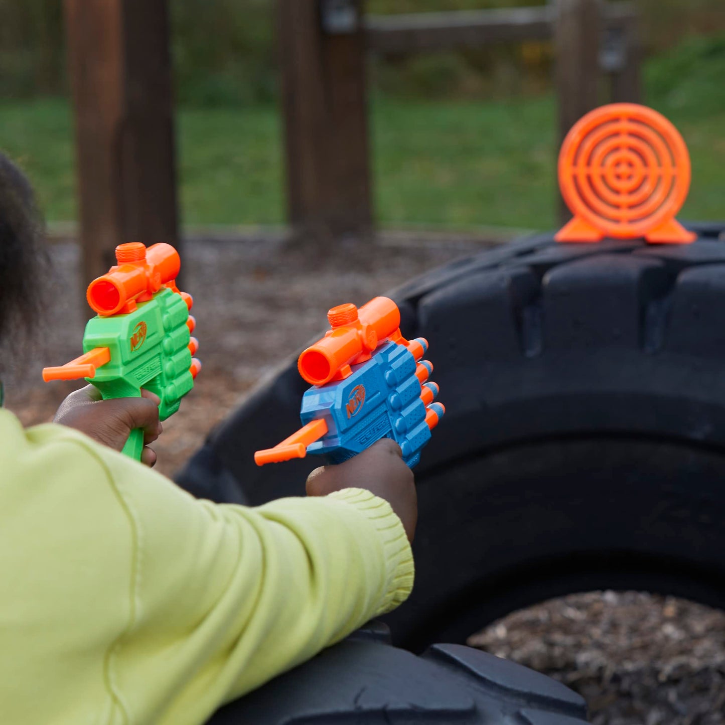 Nerf Elite 2.0 Face Off Target Set, Includes 2 Dart Blasters & Target & 12 Elite Nerf Darts, Toy Foam Blasters for Kids Outdoor Games