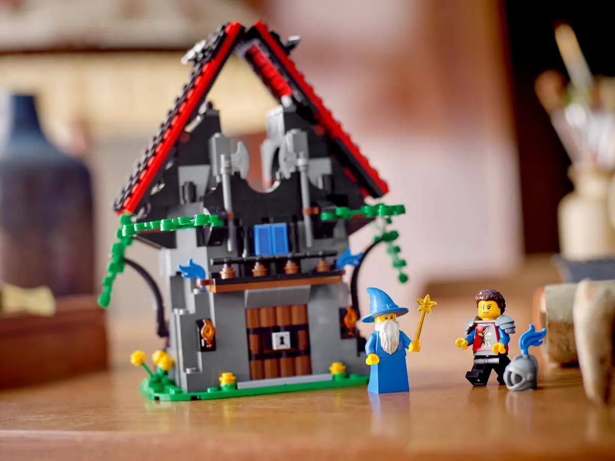 LEGO 40601 Majisto’s Magical Workshop GWP (365 pcs)