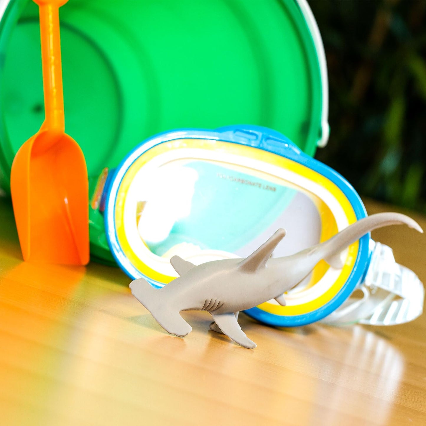Safari Ltd. Hammerhead Shark Figurine - Lifelike 8" Plastic Model Figure - Fun Educational Play Toy for Boys, Girls & Kids Ages 1+