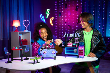 Monster High Playset, The Coffin Bean with Spooky Doll-Sized Cafe Furniture & Coffee Shop Accessories Including Drinks, Snacks & 2 Pets