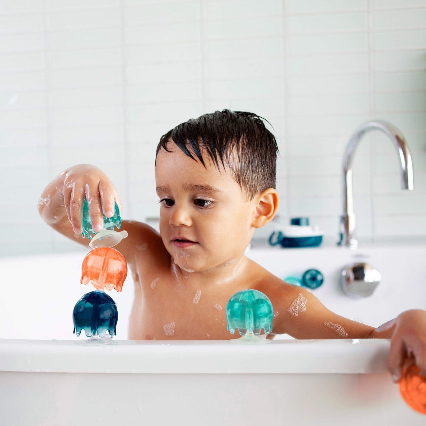 Boon Jellies Suction Cup Bath Toys - Bathtub Baby Sensory Toys - Jellyfish Suction Toys for Bath Time - Navy/Coral - Baby and Toddler Bath Toys - 9