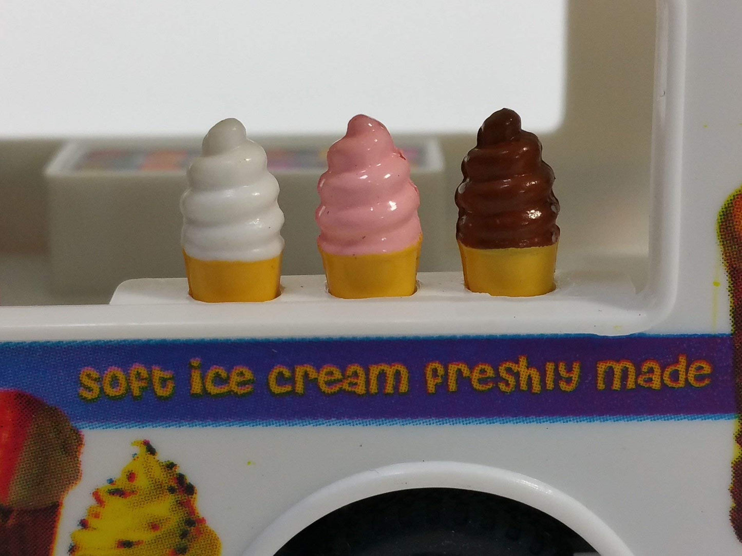 Kinsmart Route 88 Soft Ice Cream Vending Camper 1/43 O Scale Diecast Truck
