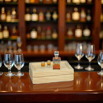 2 Set of Exquisite Mini Whiskey Wine Bottle Bar Model,1:12 Scale Dollhouse Miniature Accessories,Verisimilitude Mini Whiskey Wine Decoration