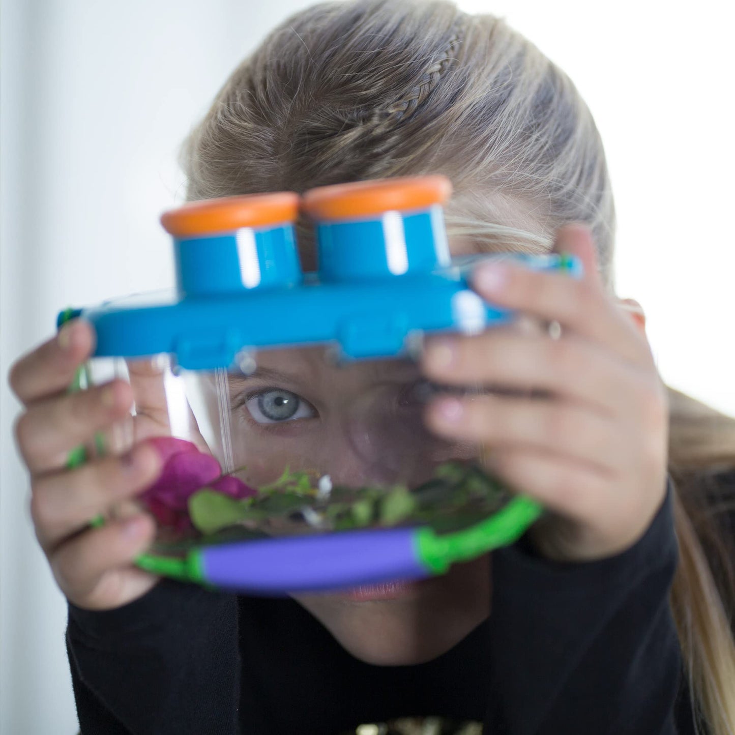 Educational Insights GeoSafari Bugnoculars - Magnifying Bug Container to Catch & Observe Nature, Insects and Bugs for Kids, Critter Keeper, Outdoor