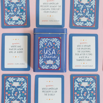 Pippi Post USA Trivia Card Game with Storage Tin - 50 American History, Culture & Landmark Quiz Cards - Travel-Friendly Trivia Deck for Road Trips