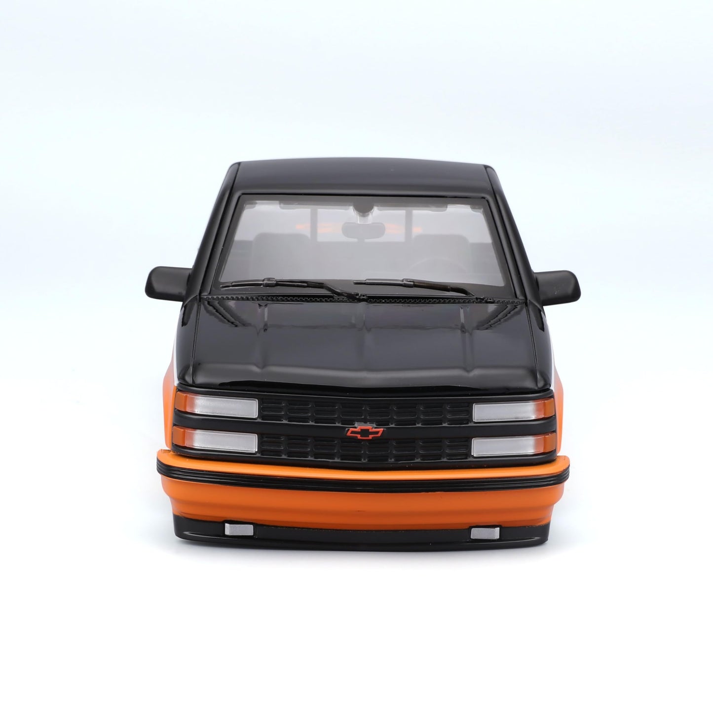 Maisto 1:24 Harley Davidson Custom 1993 Chevy Pick-up, Orange/Black