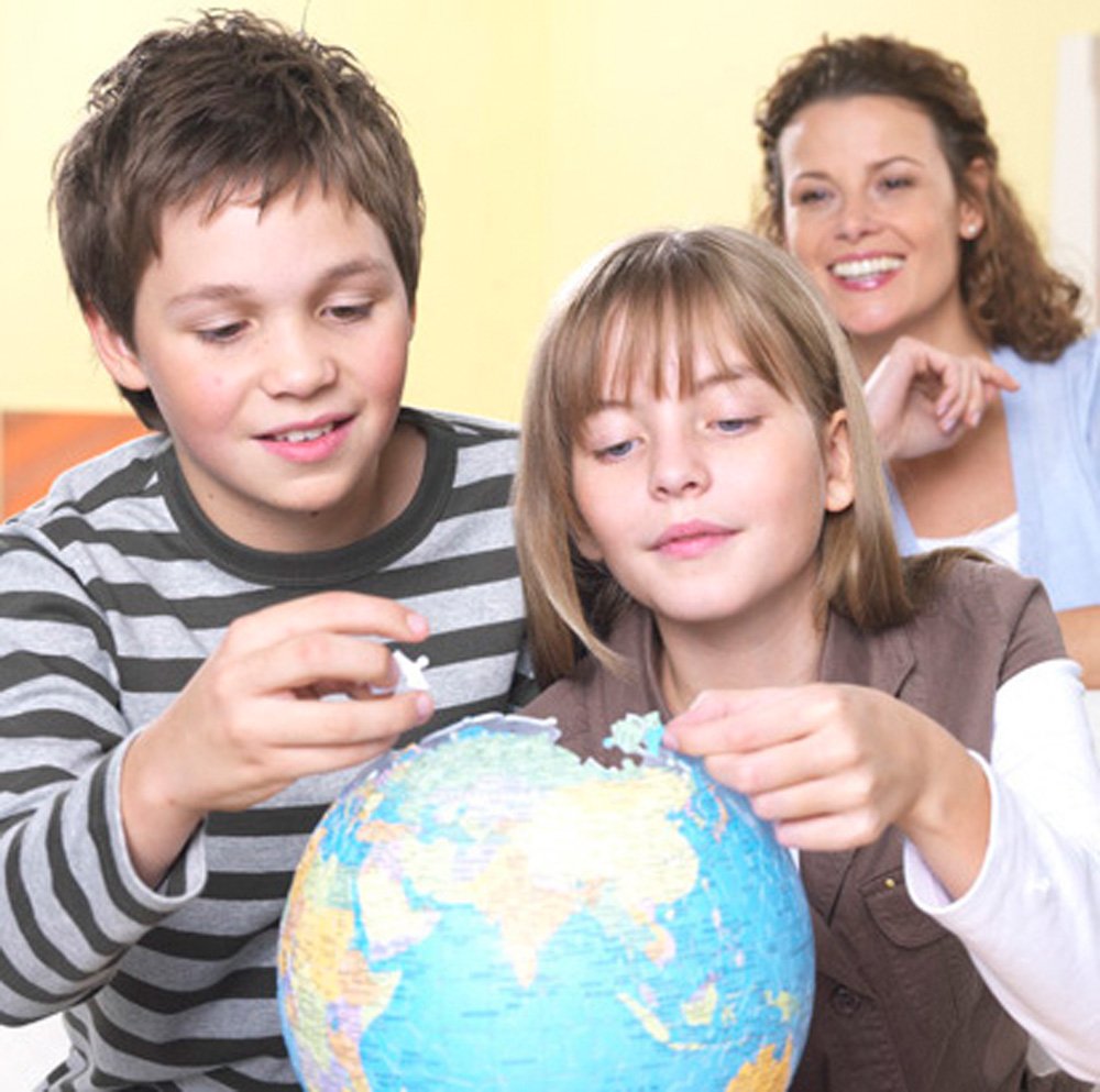 Ravensburger The Earth 540 Piece 3D Jigsaw Puzzle Ball for Kids and Adults - Easy Click Technology Means Pieces Fit Together Perfectly