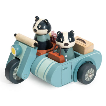 Tender Leaf Toys - Badger Picnic Motorbike Ride - 13pc Wooden Pretend Play Set on Wheels with Boris, Betty and Accessories - Encourages Imaginative