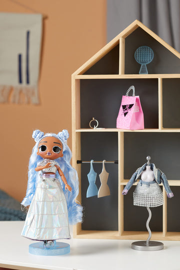 L.O.L. Surprise! OMG Fashion Show Style Edition Missy Frost 10" Fashion Doll w/320+ Transforming & Reversible Outfits Including Accessories, Holiday