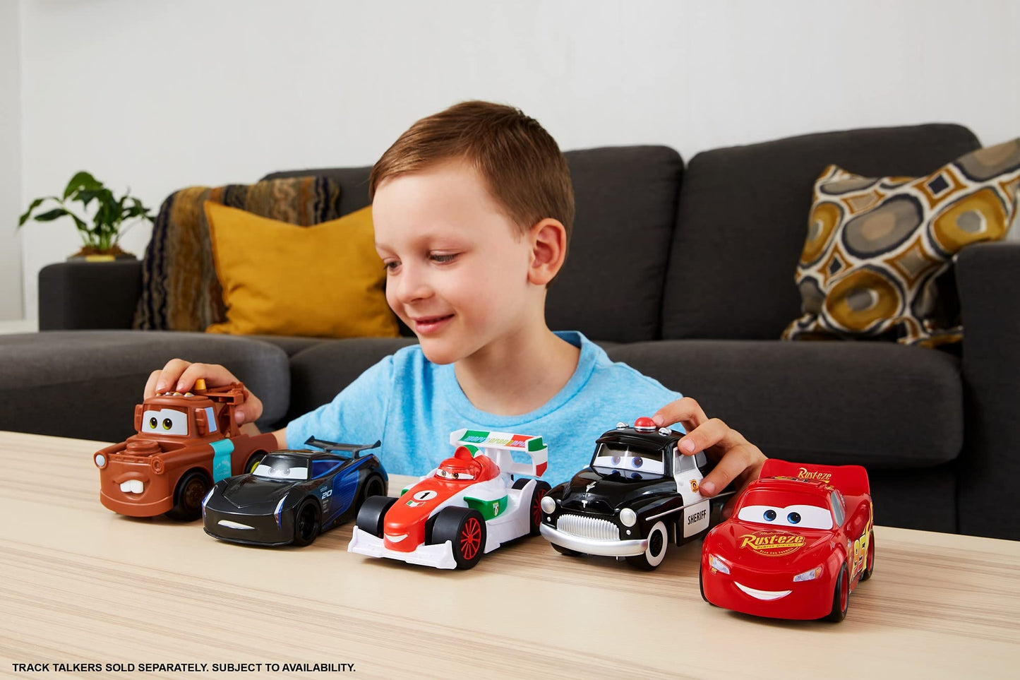 Disney Cars Toys Track Talkers Lightning McQueen, 5.5-in, Authentic Favorite Movie Character Talking & Sound Effects Vehicles, Fun Gift for Kids Aged