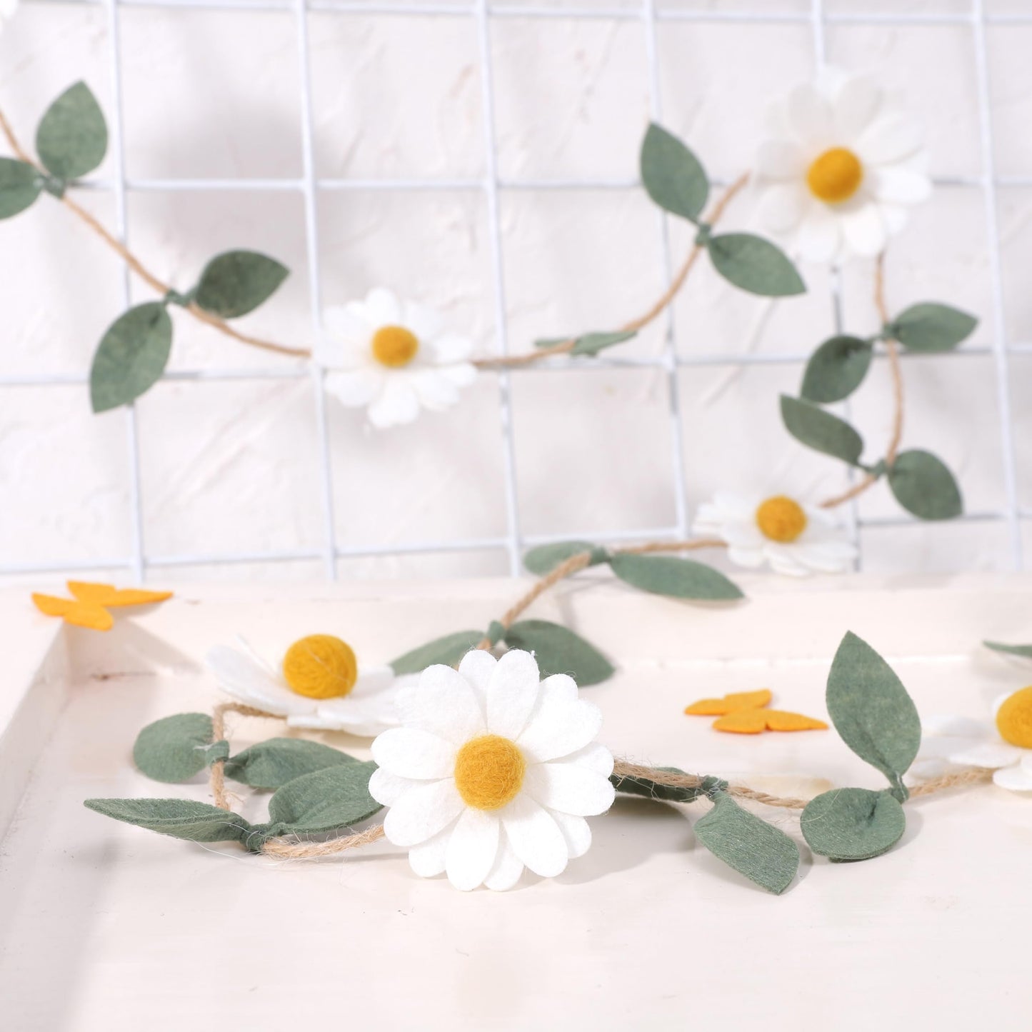 Wool Felt Daisy Chain Banner Garland - Daisy 1st Birthday Decorations,Daisy Themed Party Decorations,Nursery Wedding Decoration,White Wool Felt Daisy