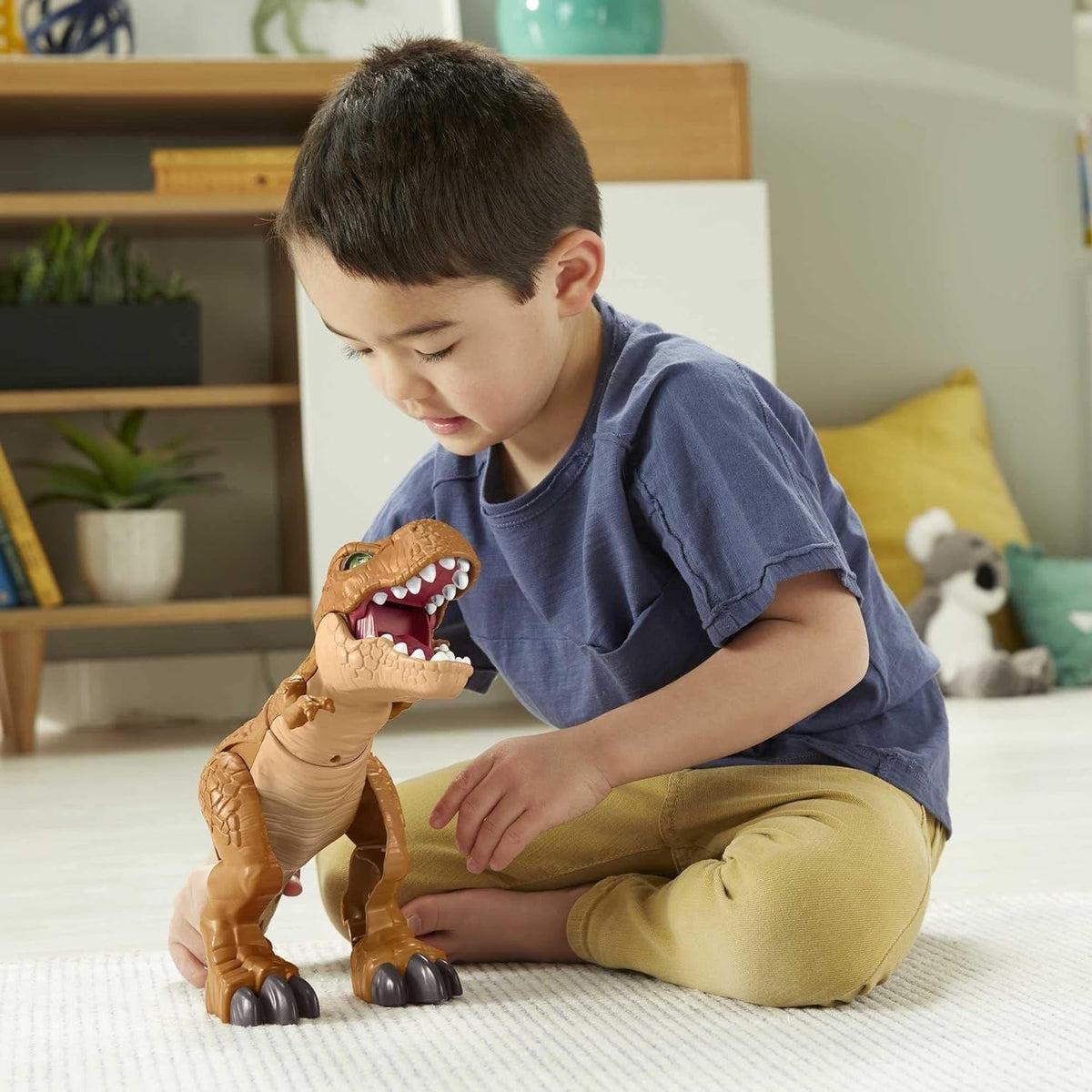 Fisher-Price Imaginext Jurassic World Dinosaur Toy Thrashin’ Action T. rex Figure with Chomping Action for Pretend Play Kids Ages 3+ Years