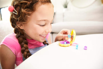 Polly Pocket Tiny Pocket Places Awesome Art Studio Compact with Art-Themed Location, Micro Polly Doll, Surprise Reveals, Supply Closet, Pottery Wheel