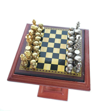 Miniature Chess Set and Table Magnet Chess Pieces 1:12 Dollhouse Accessories