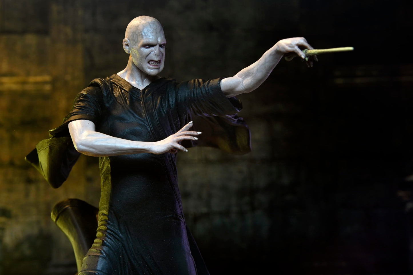 NECA - Harry Potter - Legacy Collection Voldemort 7" Scale Action Figure