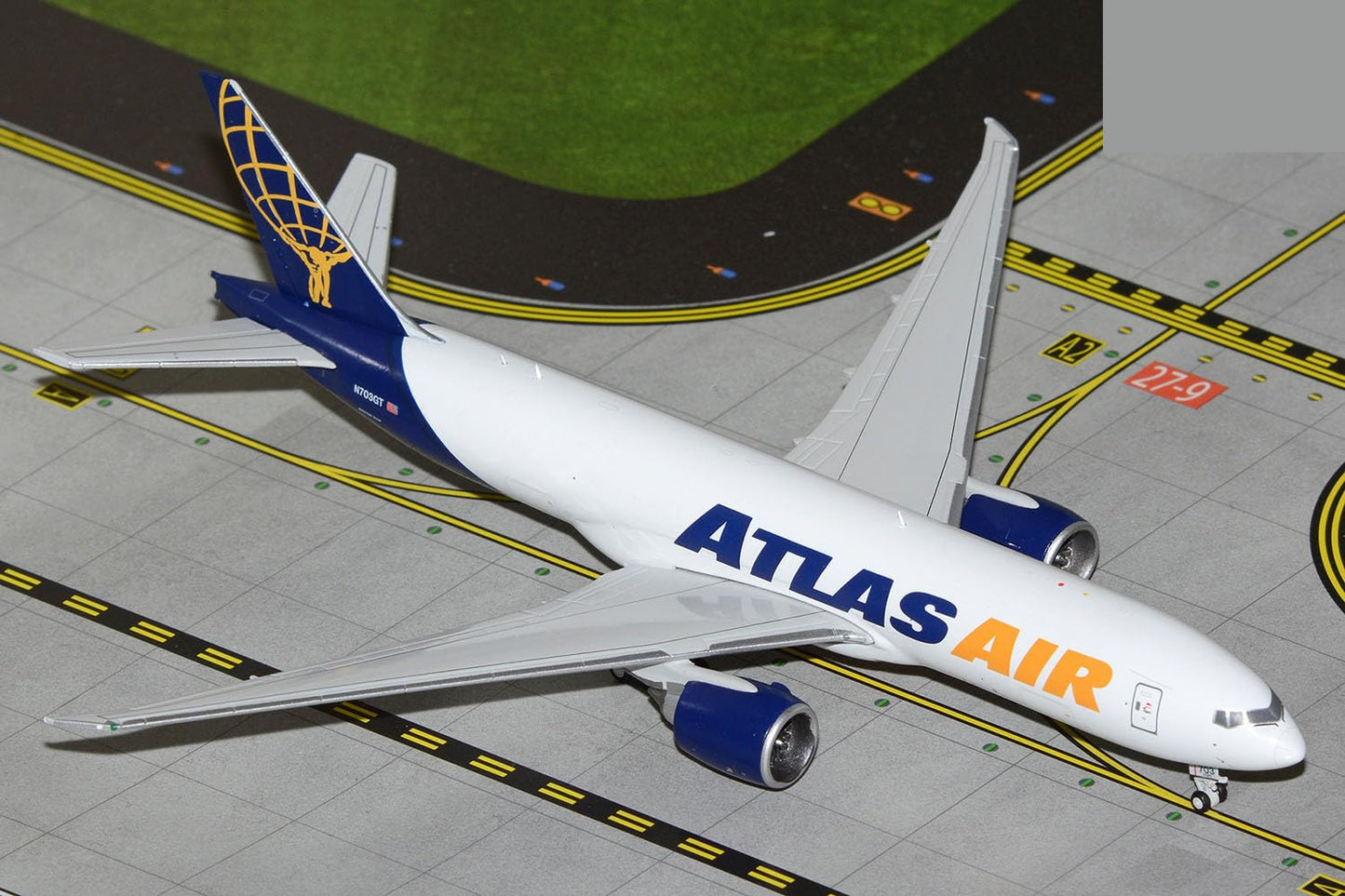 GeminiJets GJGTI2294 Atlas Air Boeing 777F N703GT; Scale 1:400
