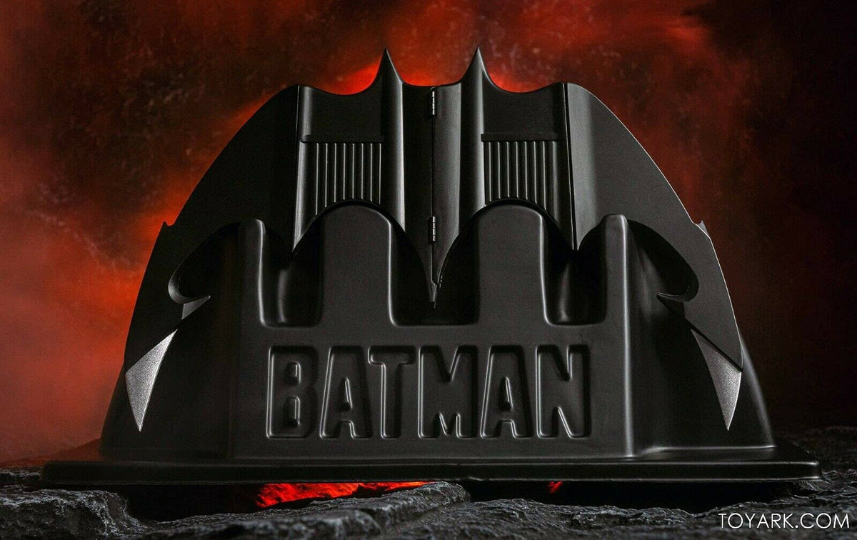NECA Batman (1989 Film) Prop Replica Batarang