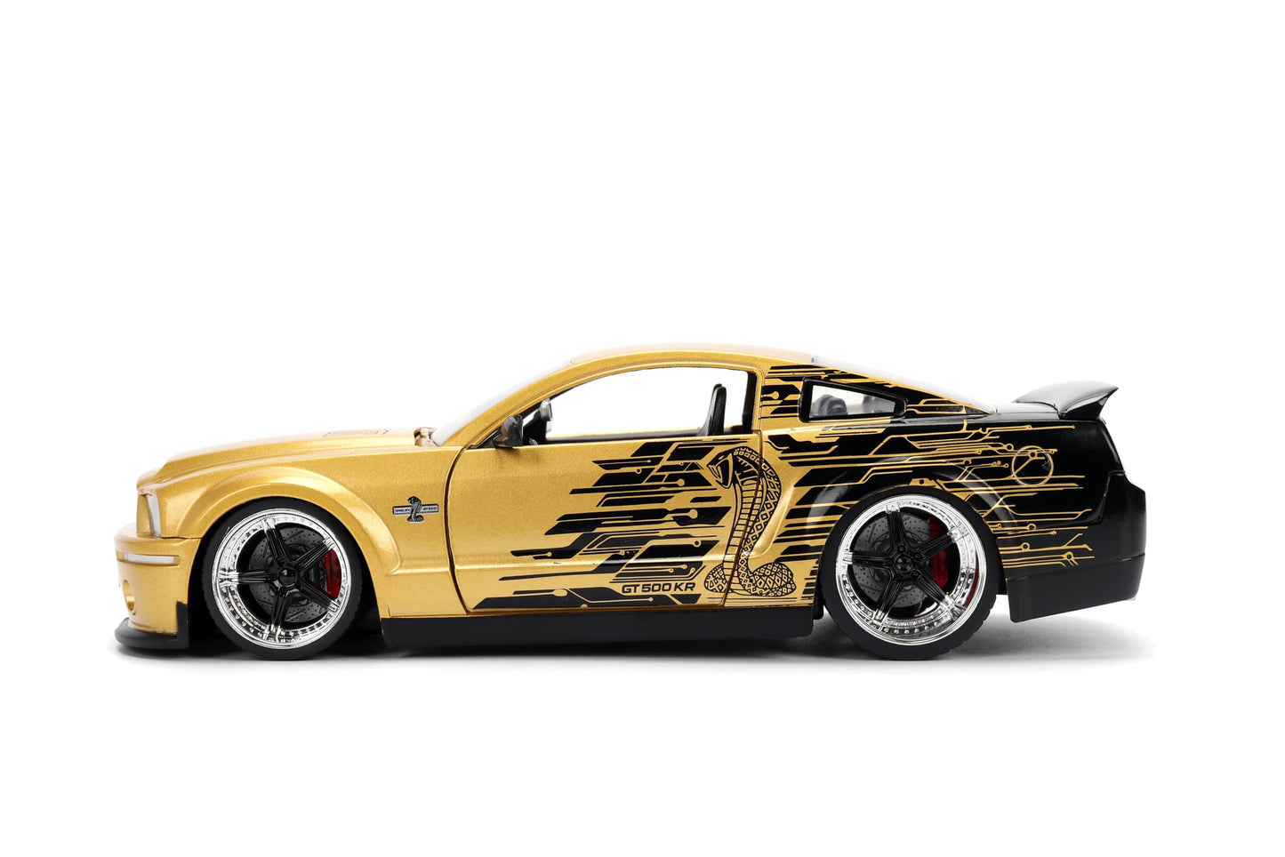 Jada Toys Bigtime Muscle 1:24 2008 Ford Shelby GT-500KR Die-cast Car - Opening Doors, Hood, Trunk, Rubber Tires(Gold Black)