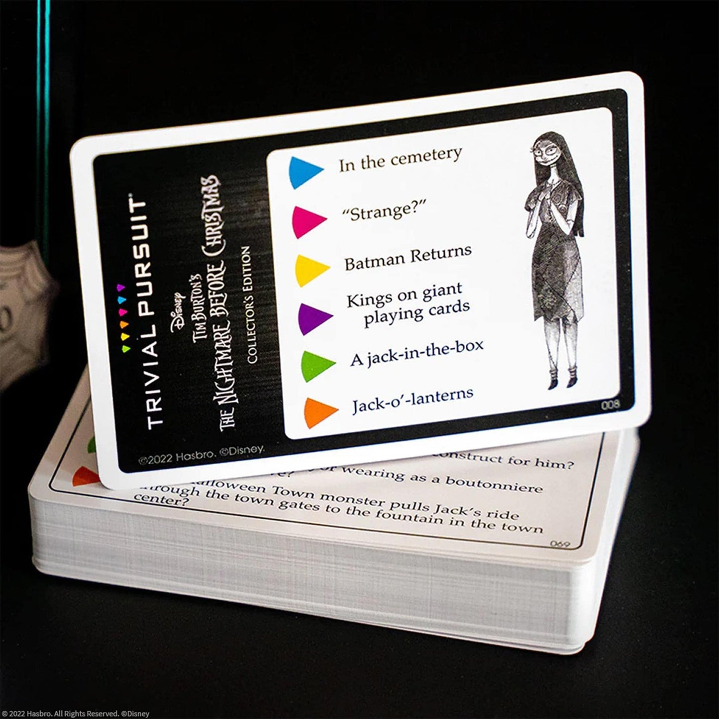 TRIVIAL PURSUIT: Disney Tim Burton’s The Nightmare Before Christmas | Collectible Trivia Board Game Featuring 420 Questions from Classic Stopmotion