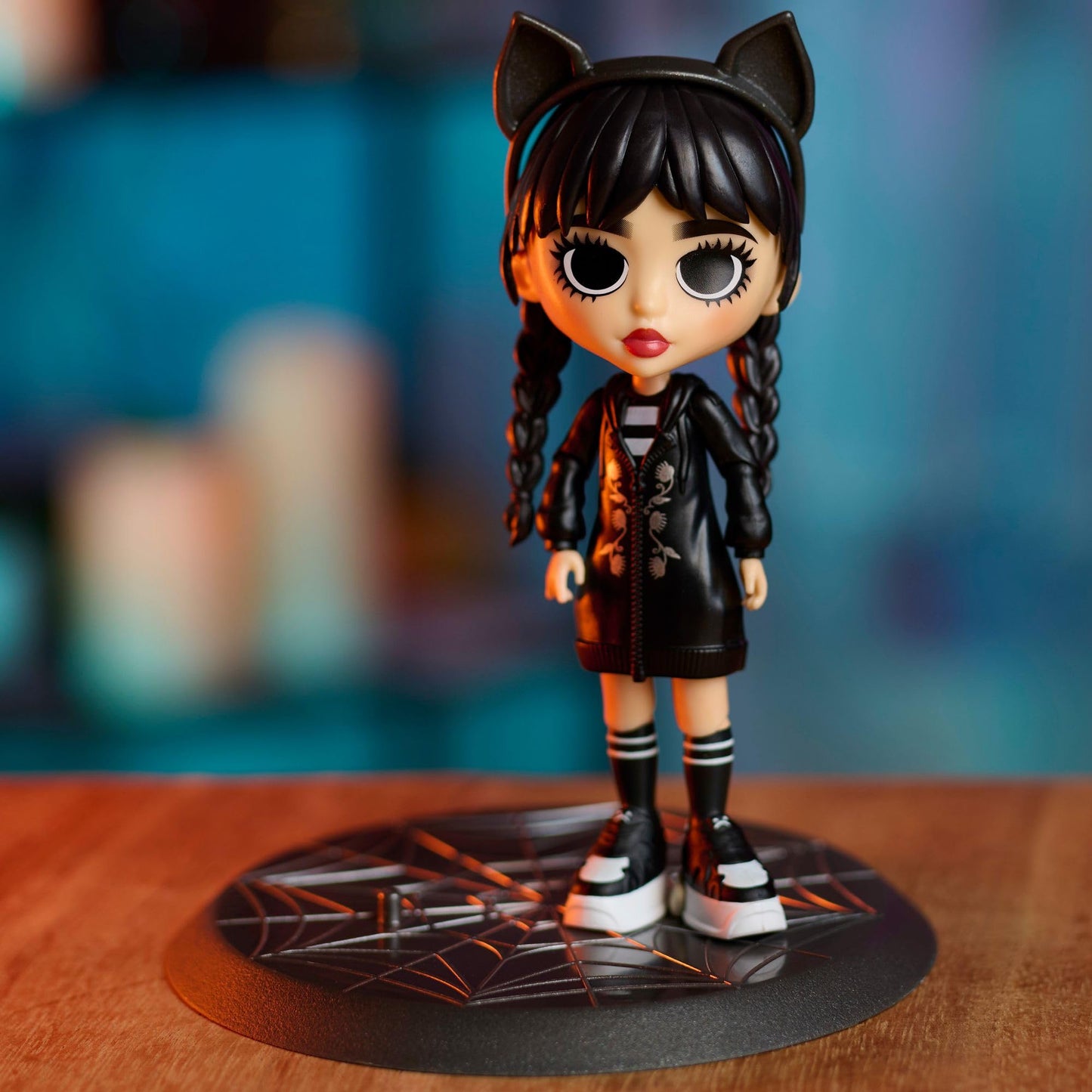 WEDNESDAY Deluxe 6-inch Articulated Figure, 11-Pieces, Interchangeable Face Plates and Fashion, Customizable Collectible Figurine, Kids Toys for Ages