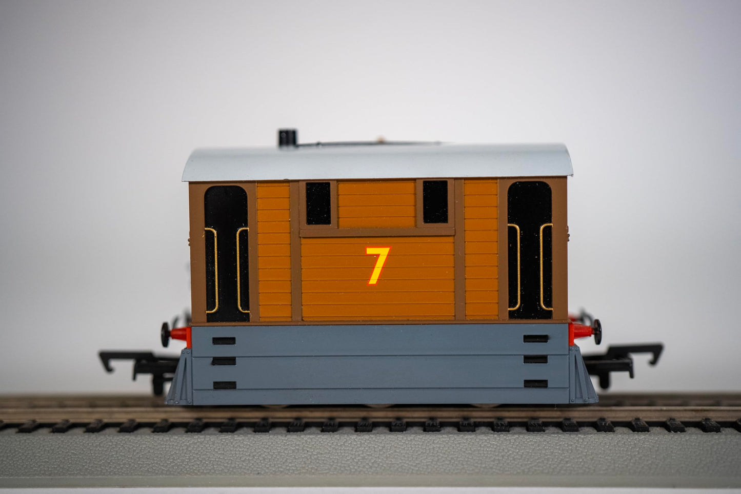Bachmann Trains Thomas And Friends - Toby The Tram Engine With Moving Eyes, Black, 0.5 Liters