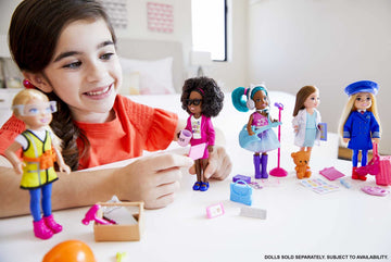 Barbie Chelsea Can Be Playset with Blonde Chelsea Pilot Doll (6-in), Luggage, Headset, Cockpit Wheel, Mini Plane, Glasses, for Ages 3 Years Old & Up