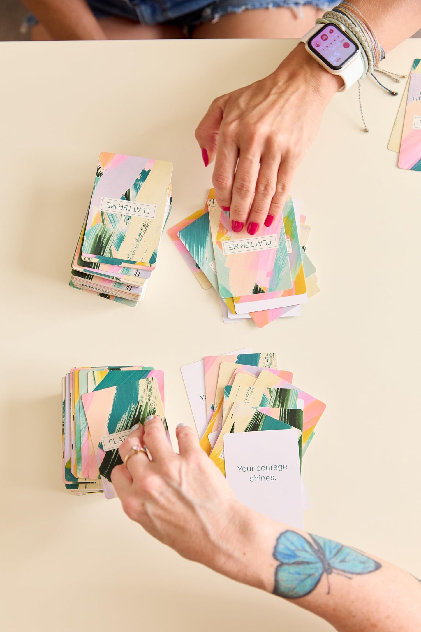 Pink Tiger Games Flatter Me: A Compliment Battle Card Game