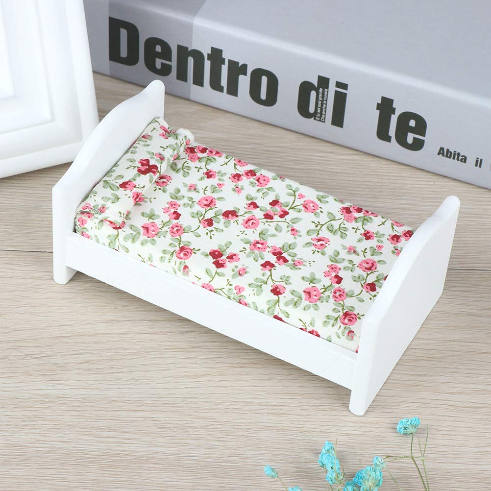 LotCow 1:12 Dollhouse Bed Dolls Miniature Bed Wooden Furniture for Doll House Dollhouse Bed with Pillow Bedroom Furniture Toy, 1 Pc