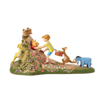Enesco Disney Traditions by Jim Shore Winnie The Pooh and Friends Figurine, 5.5 Inch, Multicolor