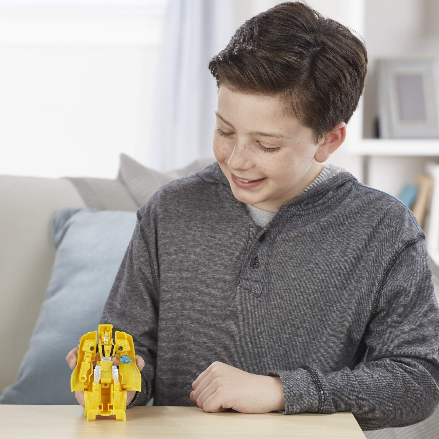 TRA CYBERVERSE 1 Step Bumblebee