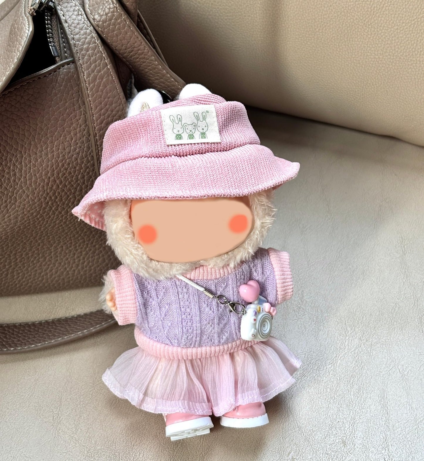 5-Piece 17cm Doll Outfit Set - Knit Top, Fashion Outfit Set for Collectible Figures - ?Hats, Dresses, Skirts, Slung Accessories Cameras, Shoes ? No