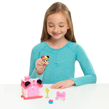 Disney Doorables Mini Playset Minnie Mouse’s Garden Cottage, Exclusive Minnie Mouse Collectible Figure, Kids Toys for Ages 5 Up by Just Play