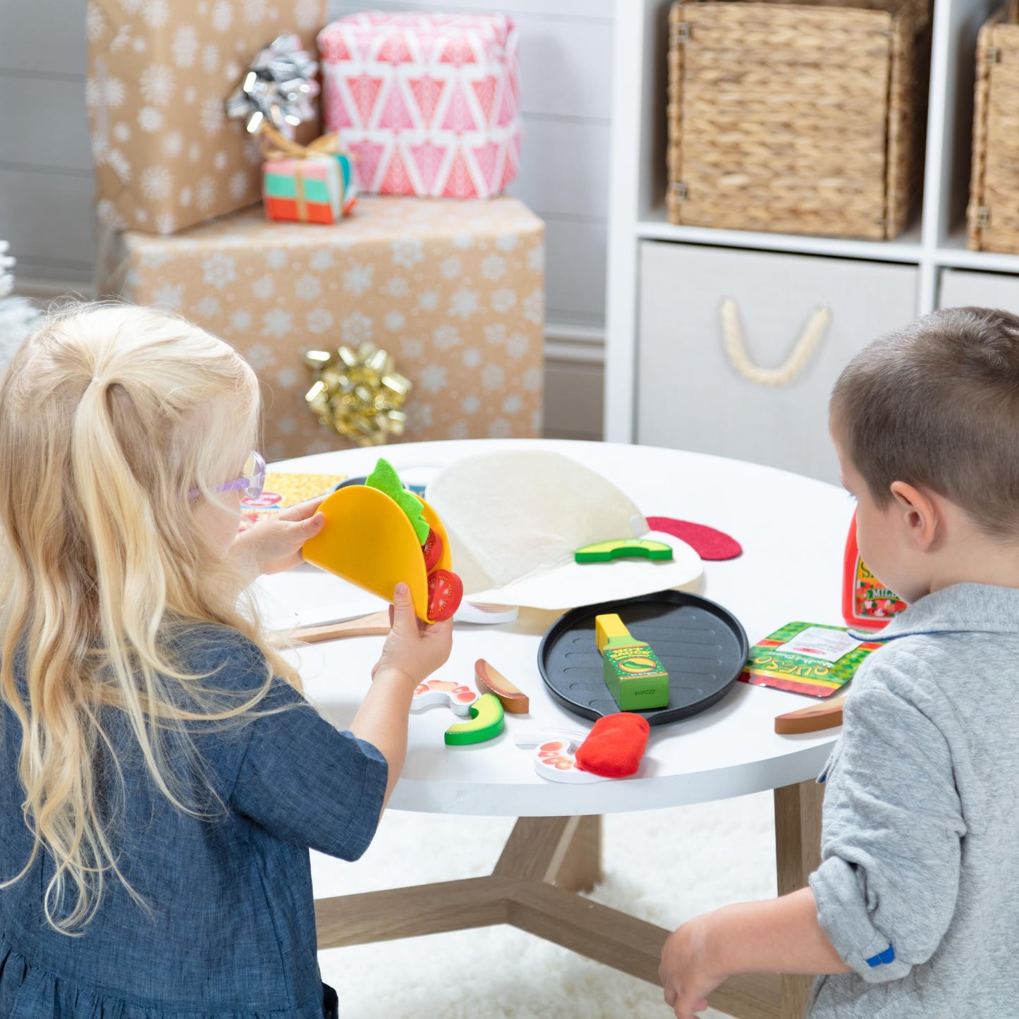Melissa & Doug Fill & Fold Taco & Tortilla Set, 43 Pieces - Sliceable Wooden Mexican Play Food, Skillet, and More - FSC Certified