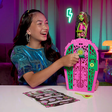 Monster High Skulltimate Secrets Doll & Accessories Set, Garden Mysteries Venus McFlytrap with Reveal Closet & 19+ Tea Party Surprises Like Clothes