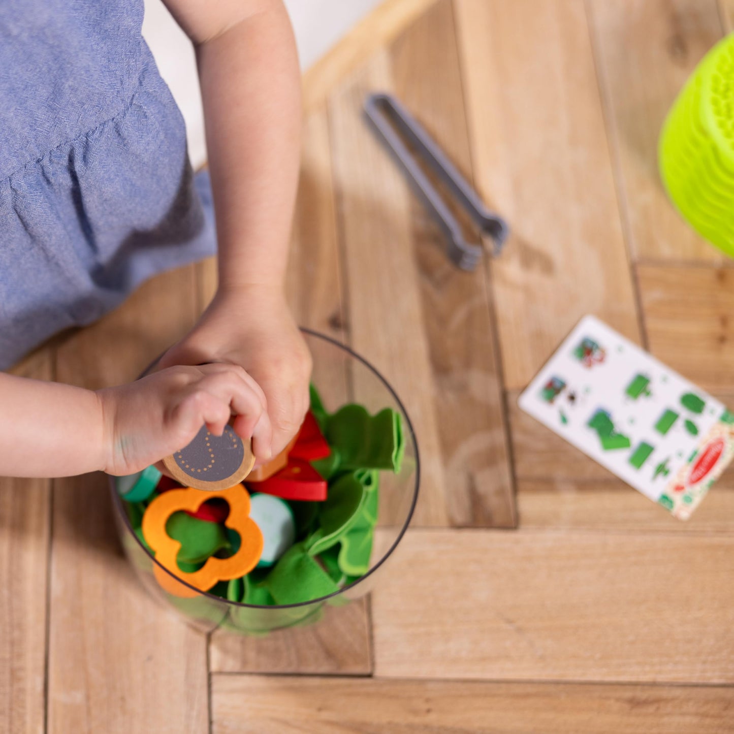Melissa & Doug Salad Spinner 28-Piece Play Kitchen Toy