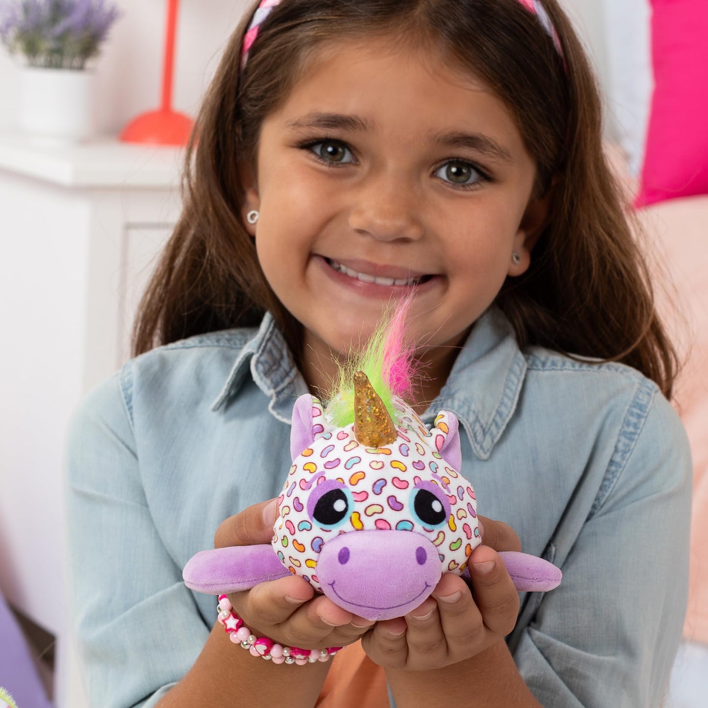 Cutetitos Candyitos, 17 cm Plush Toy, Scented & Soft Cuddly Toy, Charming Plush Toy with Candy Packaging, Suitable for Girls and Boys from 3 Years