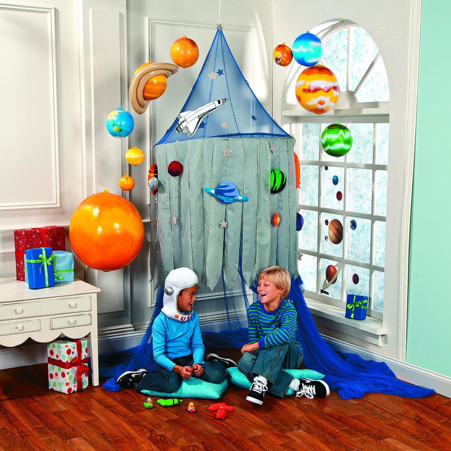Fun Express Inflatable Solar System Model Kit for Kids, 10 Piece